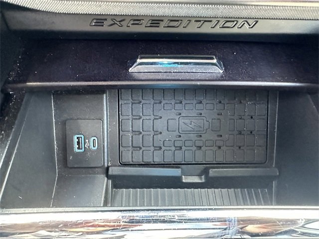 Certified 2024 Ford Expedition Max Platinum image 25