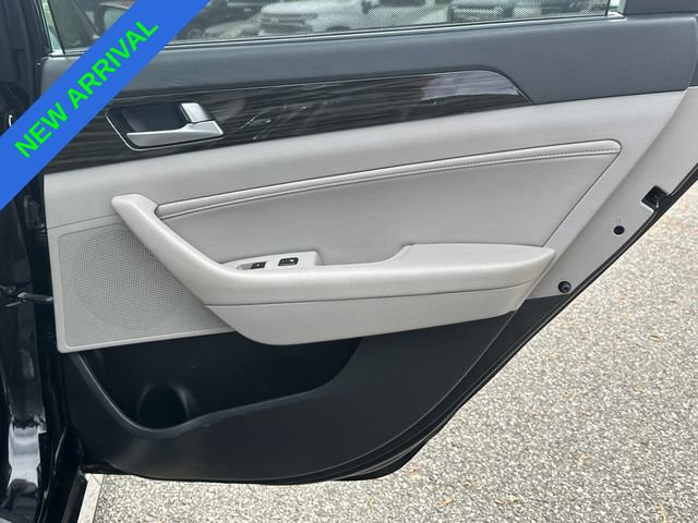 Used 2017 Hyundai Sonata Limited w/ Tech Package 03 FWD image 16