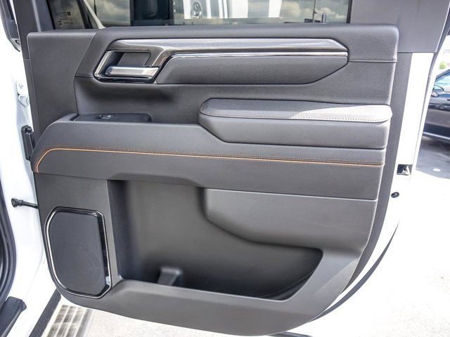 Used 2025 GMC Sierra 2500 AT4 w/ AT4 Premium Plus Package AWD/4WD image 35