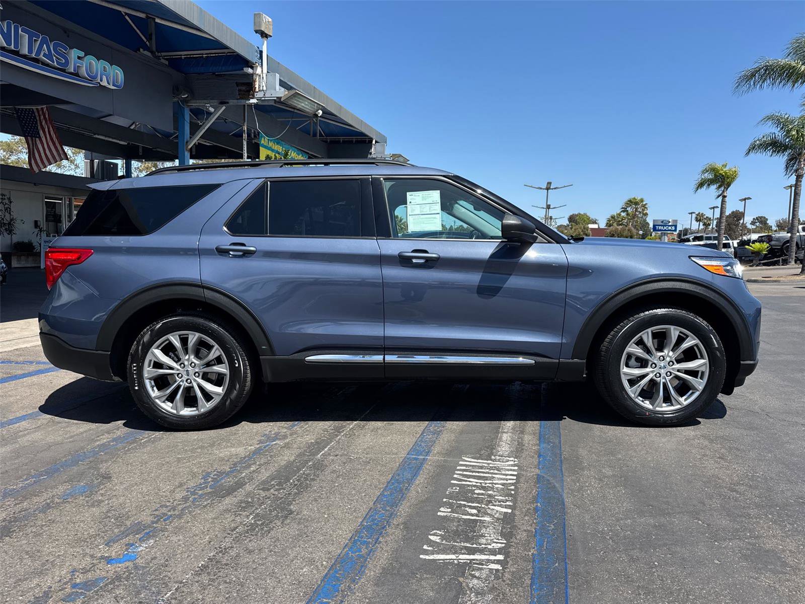 Certified 2021 Ford Explorer XLT w/ Equipment Group 202A RWD image 7