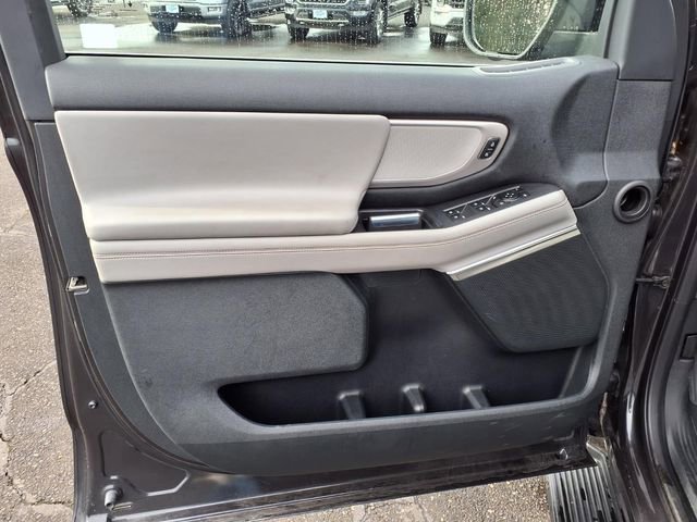 Certified 2025 Ford Expedition Active AWD/4WD image 16