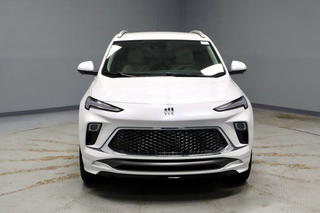 Used 2024 Buick Encore GX Avenir w/ Avenir Technology Package image 8