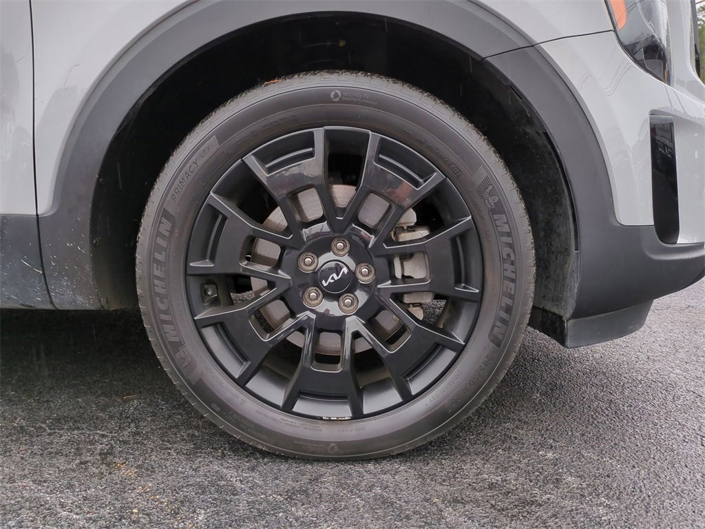 Used 2022 Kia Telluride SX w/ SX Prestige Package image 11