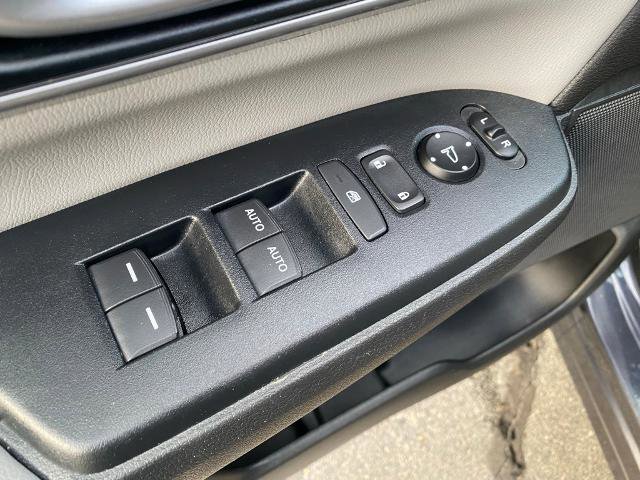 Used 2018 Honda CR-V Touring image 13