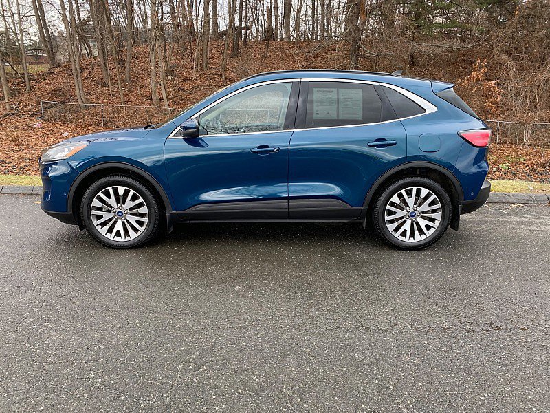 Certified 2020 Ford Escape Titanium w/ Titanium Premium Package 2.0 image 2