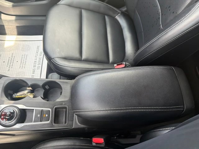 Certified 2025 Ford Escape Platinum AWD/4WD image 25