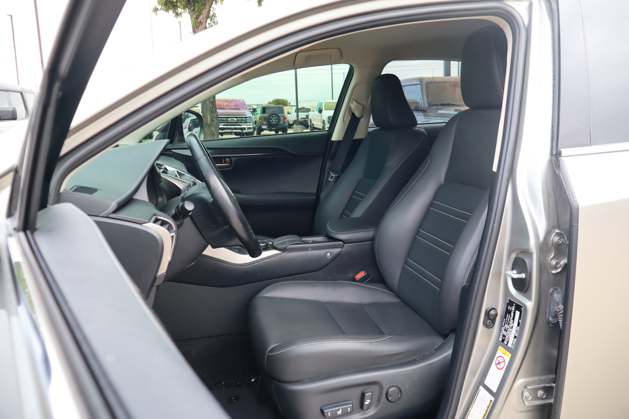 Used 2017 Lexus NX 200t FWD image 12