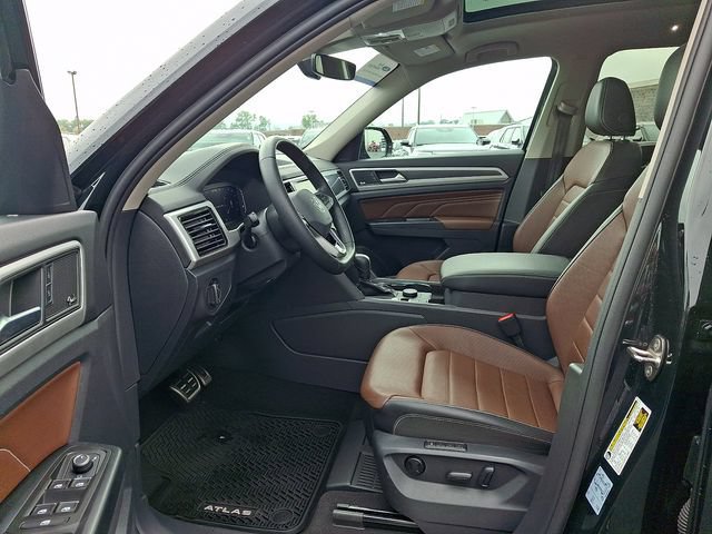 Used 2021 Volkswagen Atlas SEL Premium AWD/4WD image 16