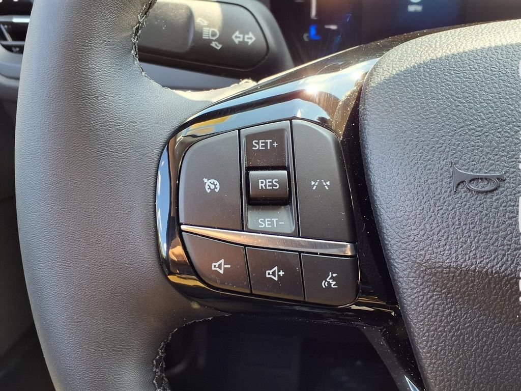 Certified 2025 Ford Escape Active w/ Cold Weather Package FWD image 18