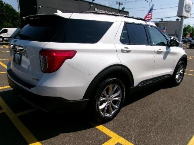 Certified 2023 Ford Explorer XLT w/ Equipment Group 202A AWD/4WD image 5