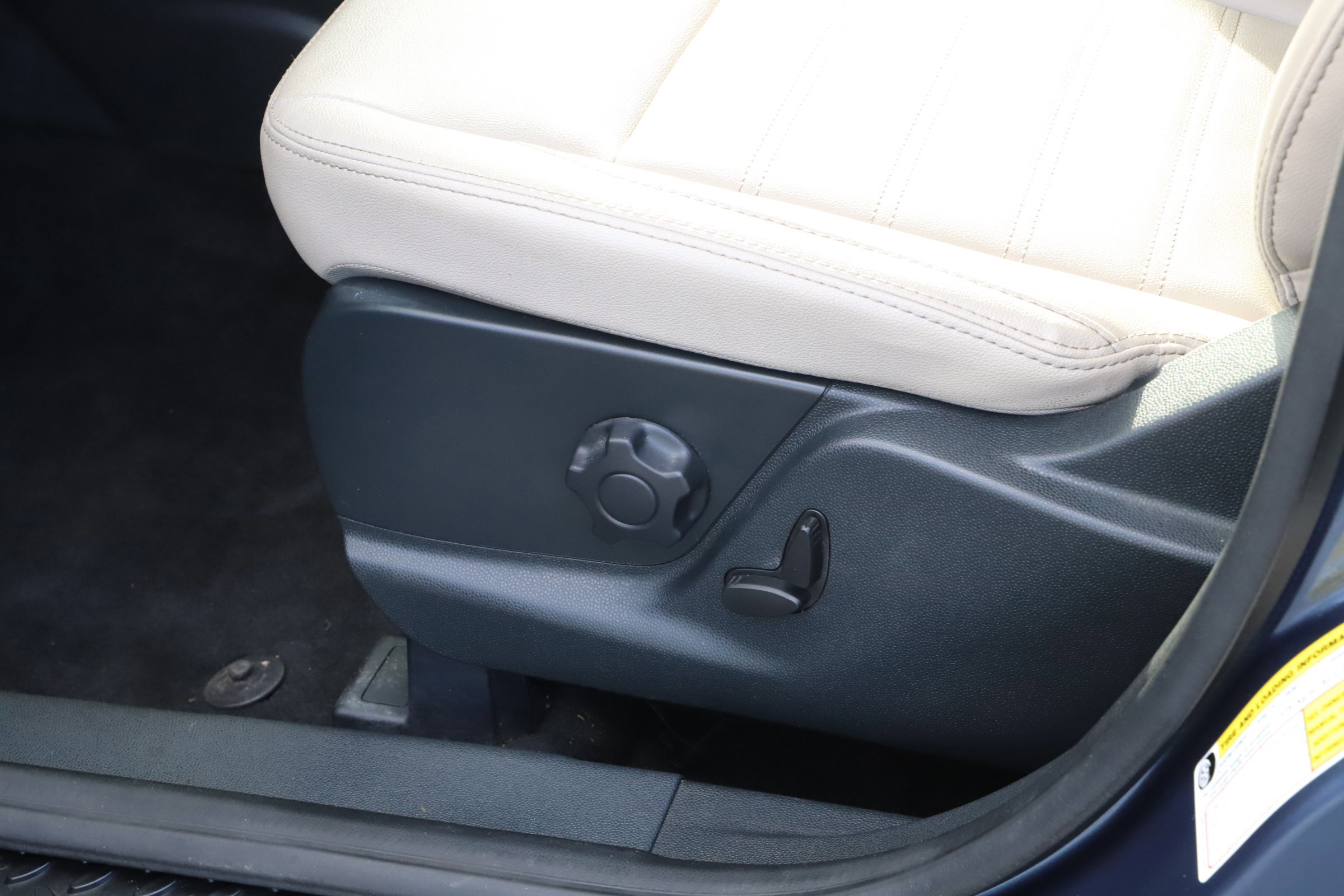 Certified 2022 Ford EcoSport Titanium image 13