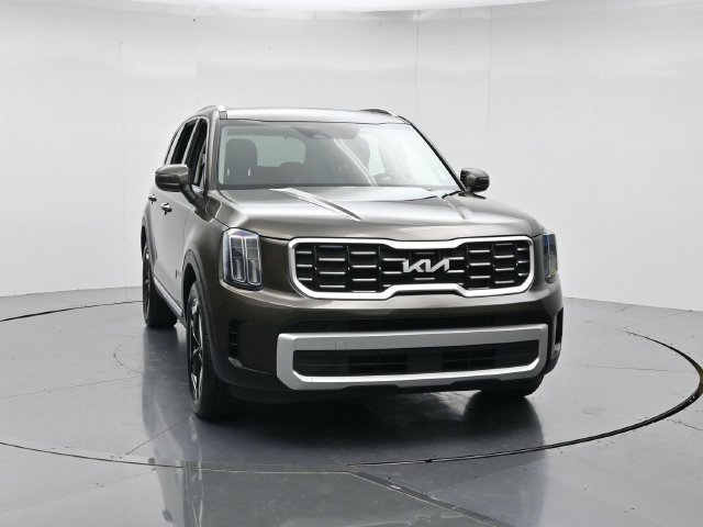 Used 2025 Kia Telluride S FWD image 4