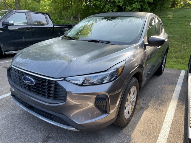 Certified 2025 Ford Escape Active AWD/4WD image 2