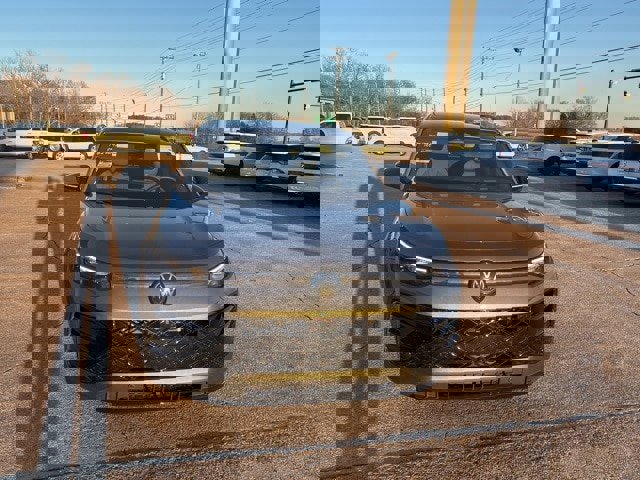 Used 2025 Volkswagen Tiguan SE R-Line image 9