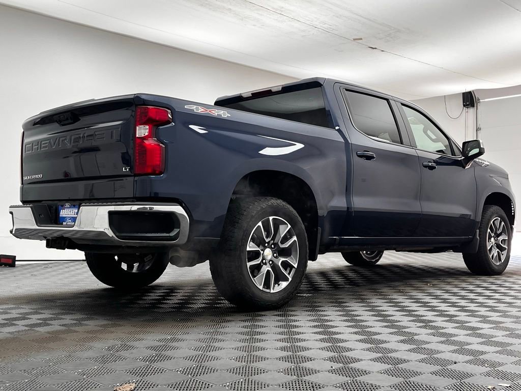Used 2023 Chevrolet Silverado 1500 LT image 3