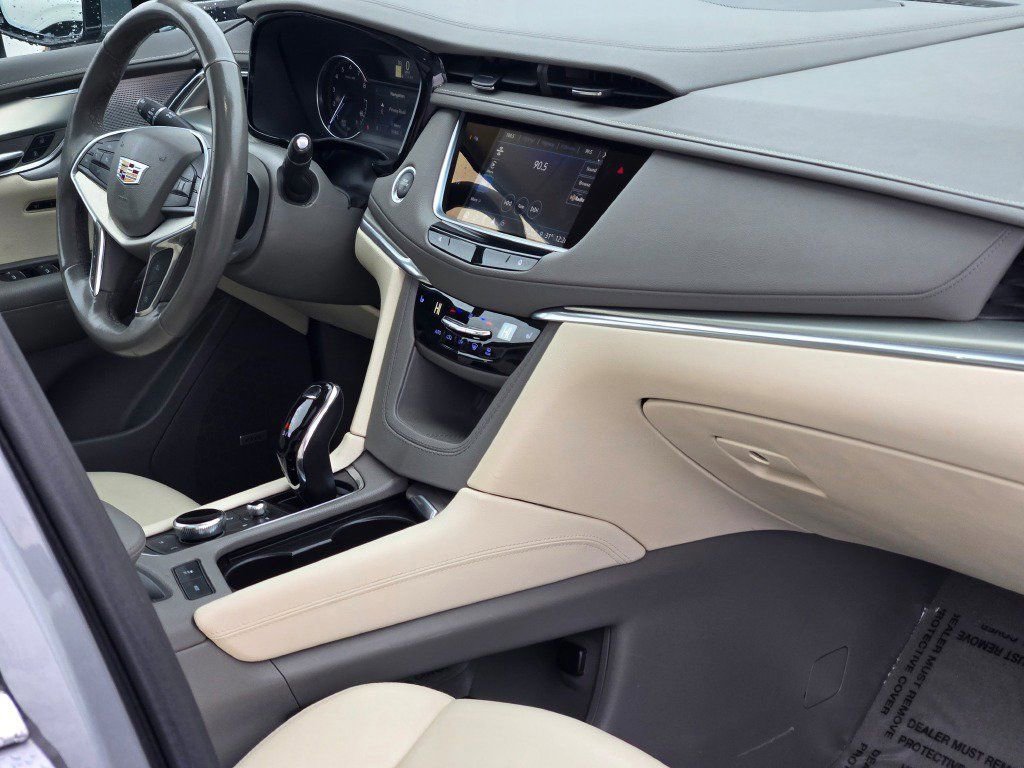 Used 2023 Cadillac XT5 Premium Luxury image 10