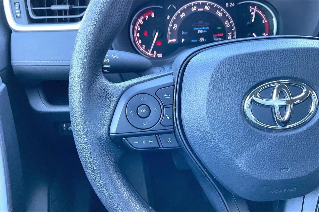 Used 2024 Toyota RAV4 XLE FWD image 11