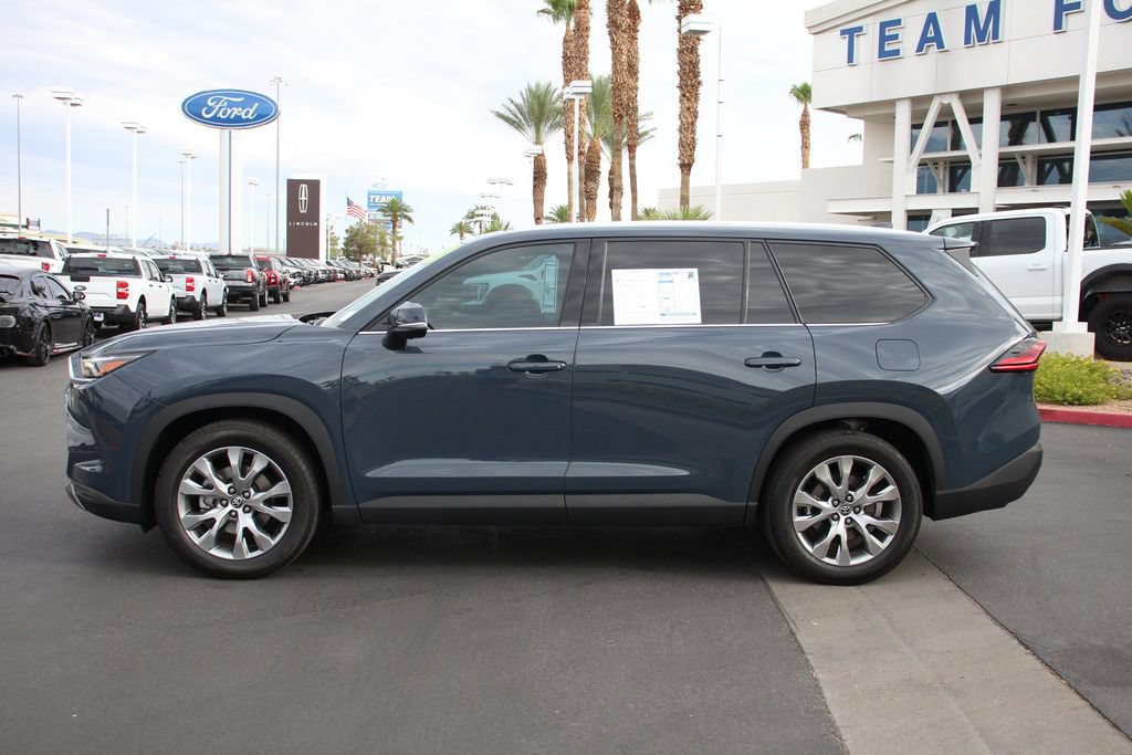 Used 2025 Toyota Grand Highlander AWD image 4