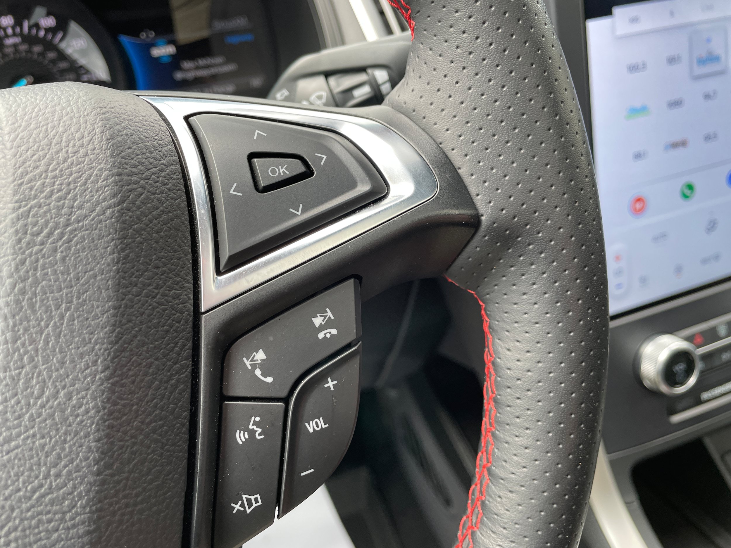 Certified 2024 Ford Edge ST-Line AWD/4WD image 19