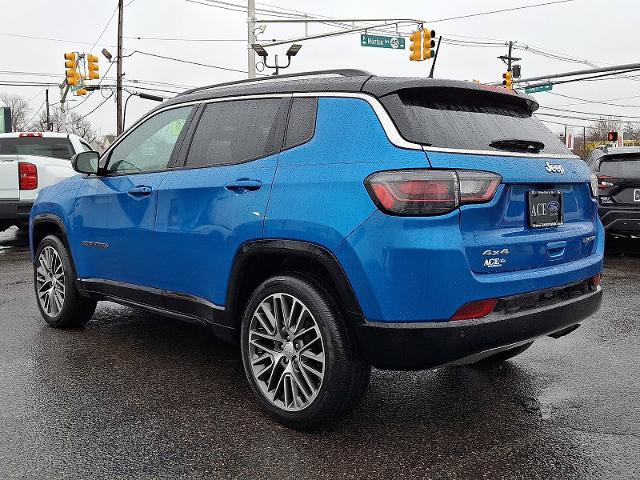 Used 2022 Jeep Compass Limited w/ Elite Group AWD/4WD image 4