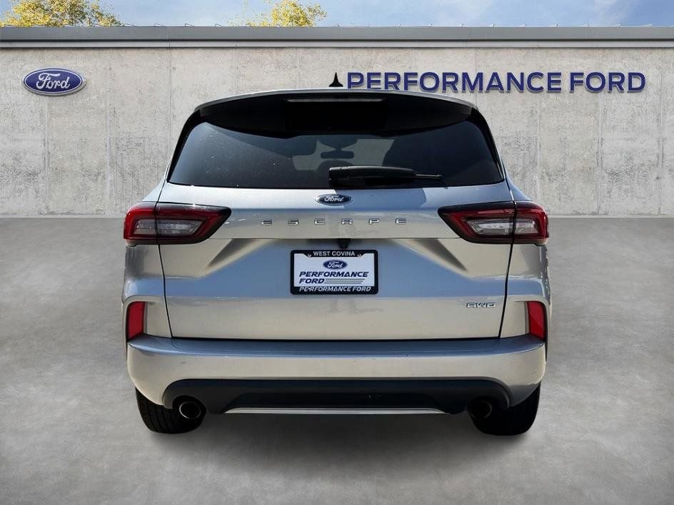 Certified 2024 Ford Escape ST-Line AWD/4WD image 10