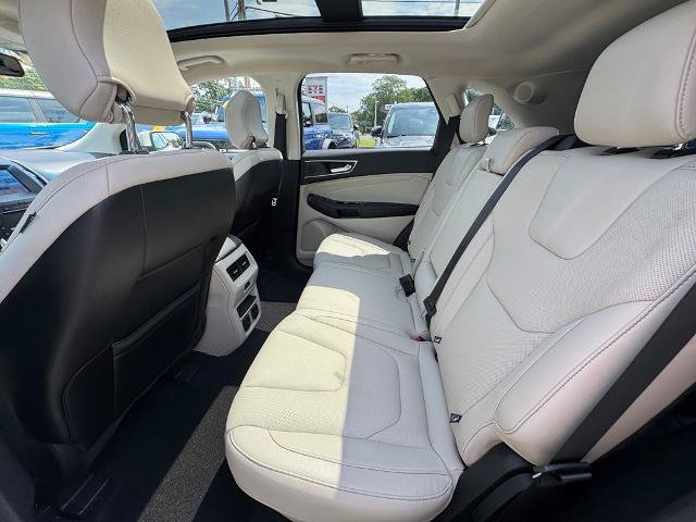 Certified 2019 Ford Edge Titanium w/ Equipment Group 301A AWD/4WD image 6