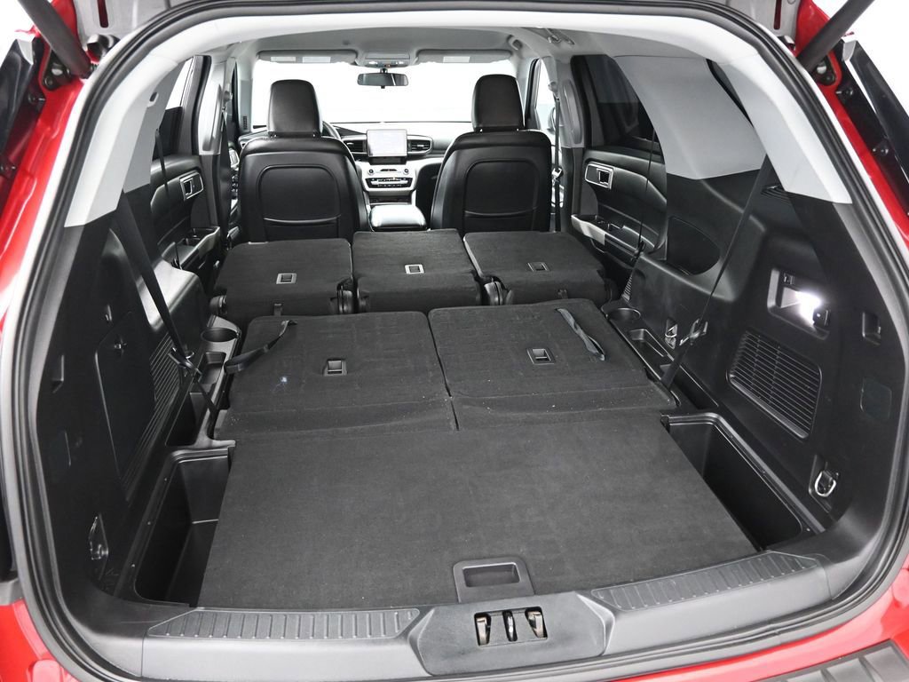 Certified 2020 Ford Explorer XLT w/ Equipment Group 202A image 26