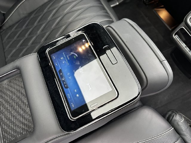 Used 2024 Mercedes-Benz Maybach GLS 600 4MATIC image 44