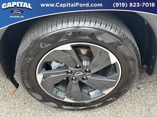 Used 2025 Nissan Rogue SV FWD image 13