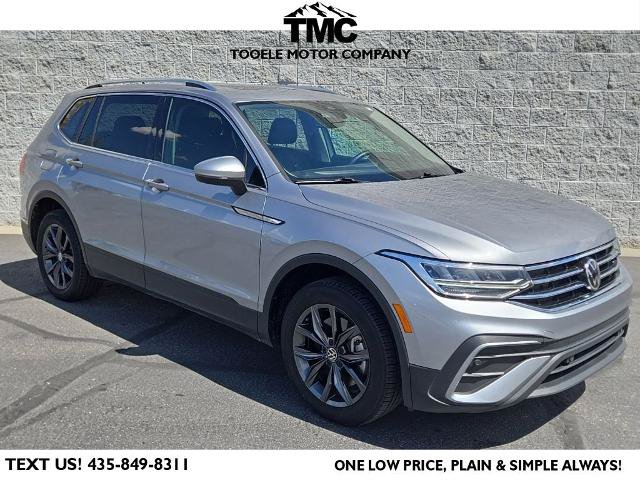 Used 2023 Volkswagen Tiguan SE w/ Panoramic Sunroof Package FWD image 1