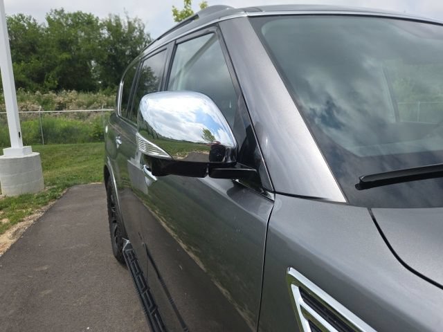 Used 2019 Nissan Armada Platinum w/ Captain's Chairs Package AWD/4WD image 5