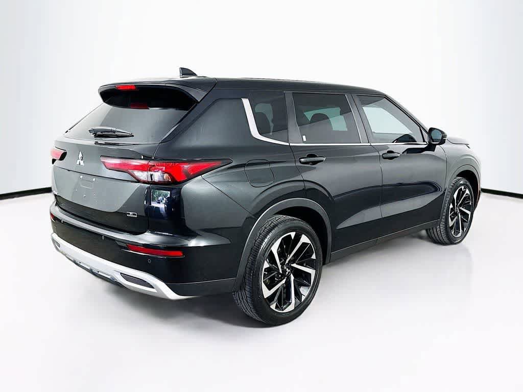 Used 2023 Mitsubishi Outlander SE FWD image 25
