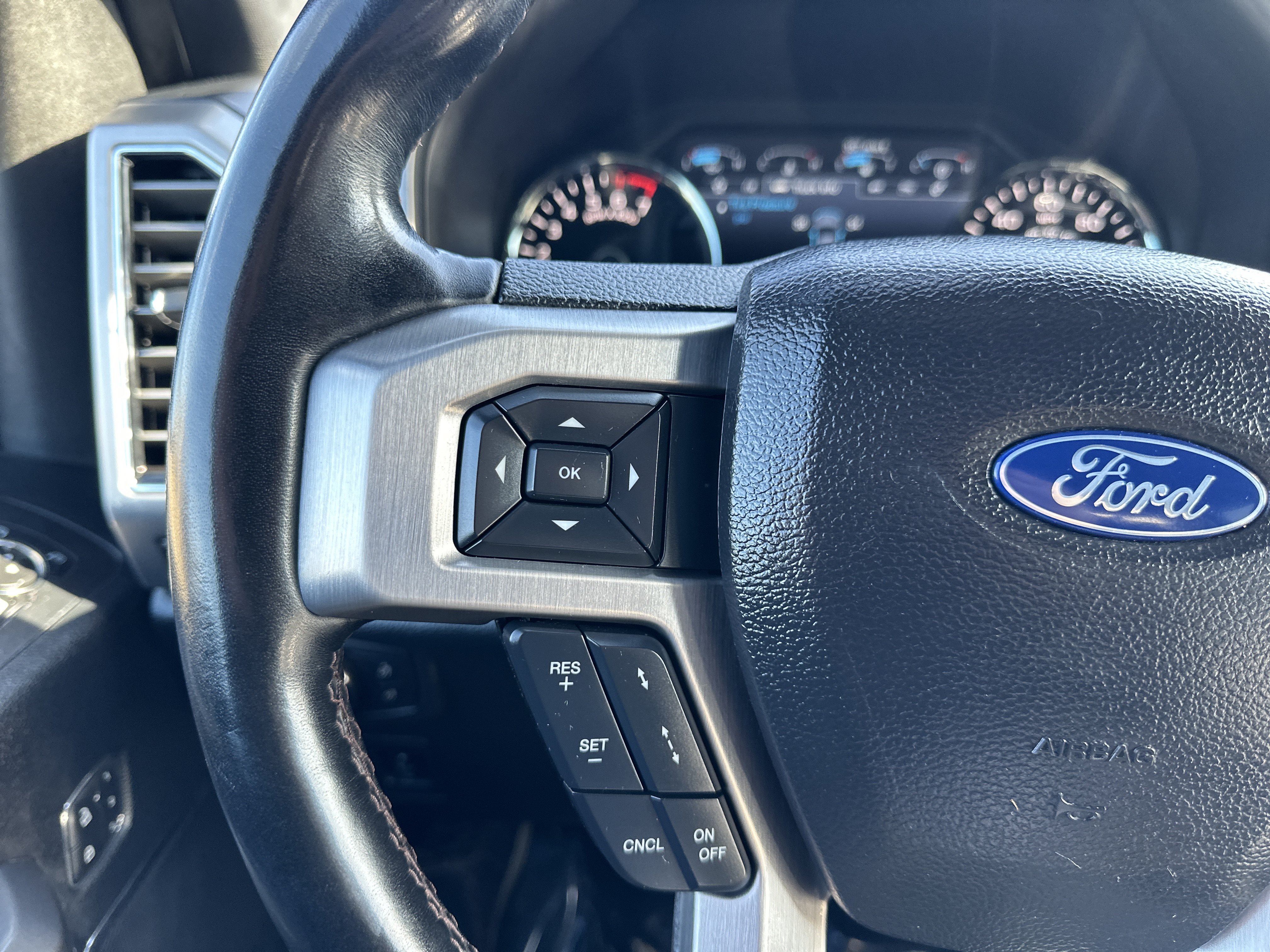 Certified 2020 Ford F150 Platinum w/ Equipment Group 701A Luxury AWD/4WD image 18