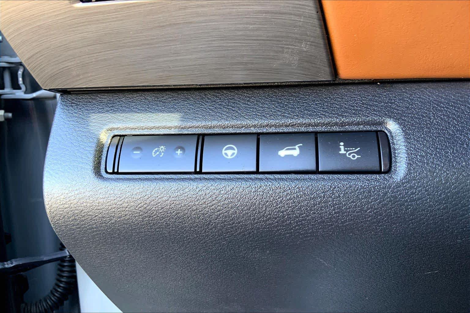 Used 2022 Nissan Pathfinder Platinum AWD/4WD image 21
