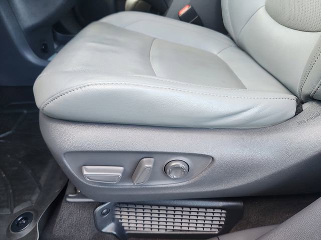 Used 2021 Toyota Sienna Limited image 23