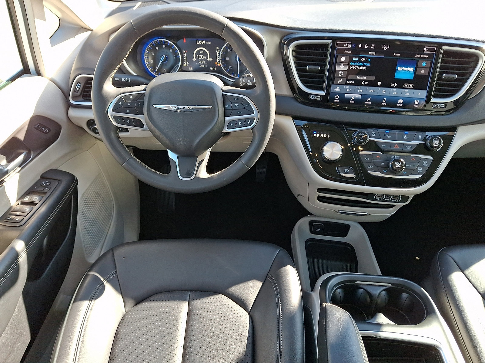 Used 2024 Chrysler Pacifica Touring-L image 14