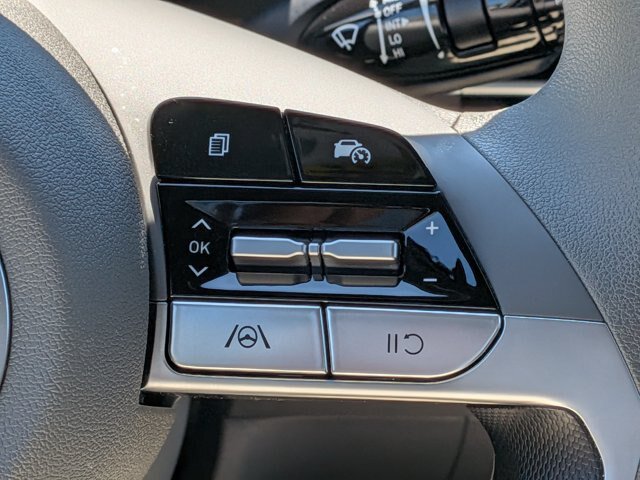 Used 2025 Hyundai Elantra Hybrid FWD image 19