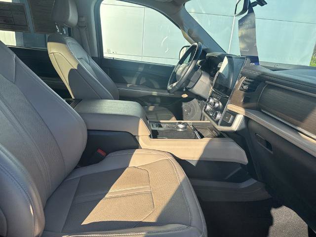 Certified 2024 Ford Expedition Limited image 33