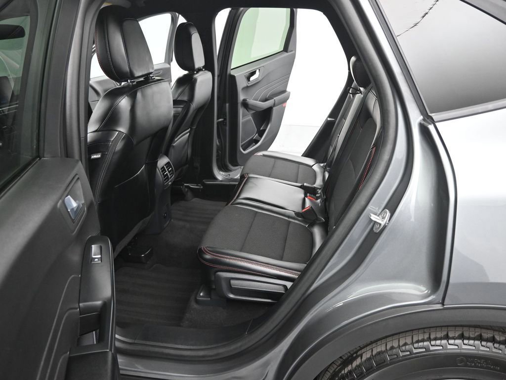 Certified 2025 Ford Escape ST-Line AWD/4WD image 27