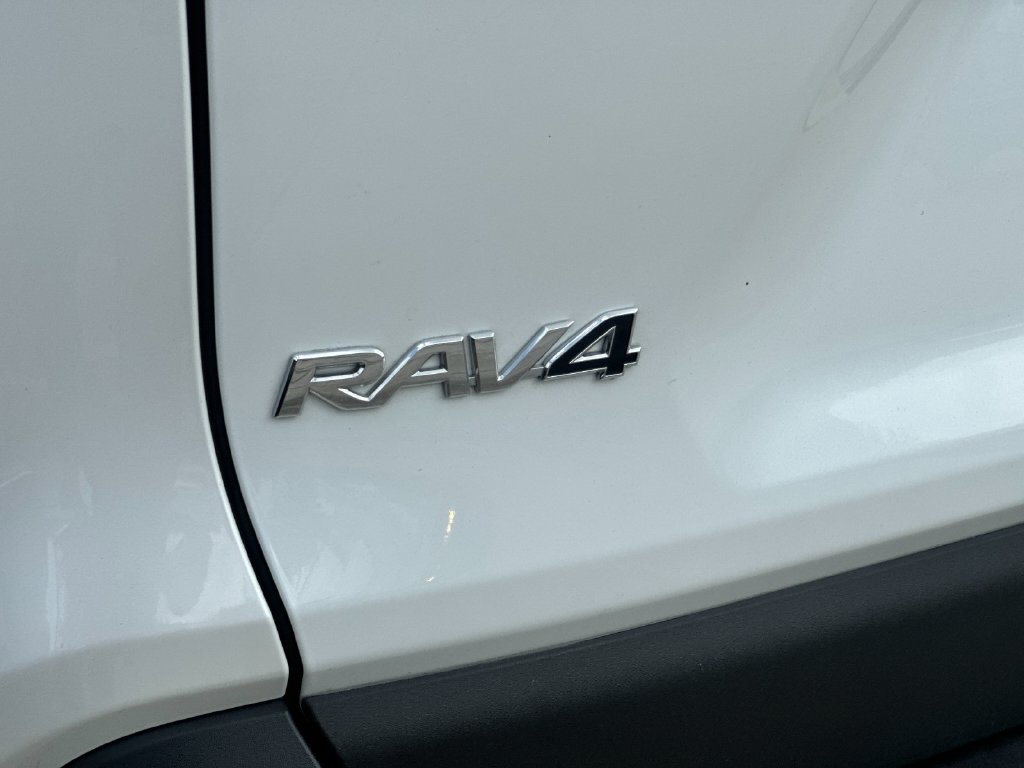 Used 2024 Toyota RAV4 XLE Premium FWD image 26
