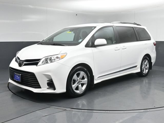 Used 2018 Toyota Sienna LE FWD image 3