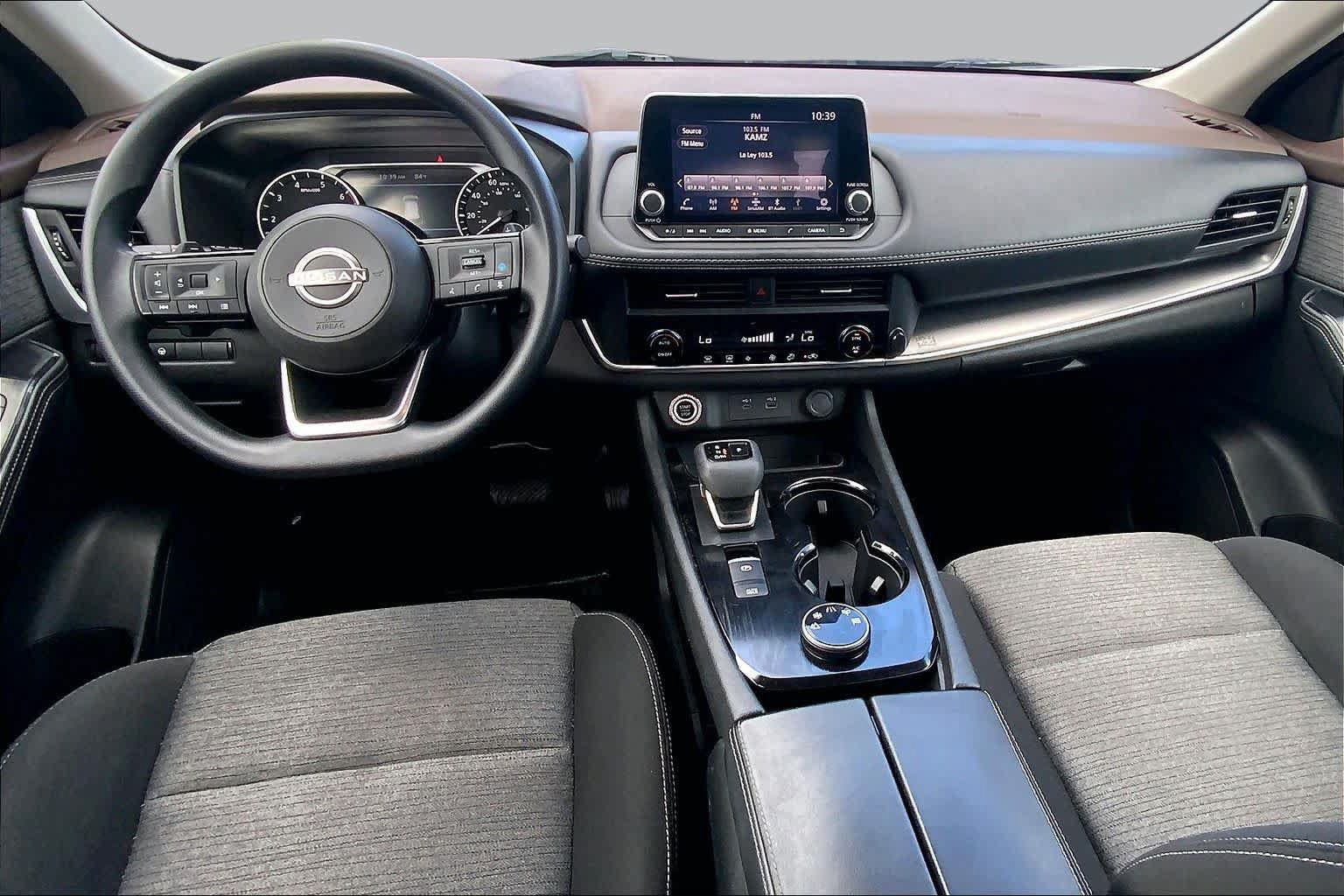 Used 2023 Nissan Rogue SV AWD/4WD image 16