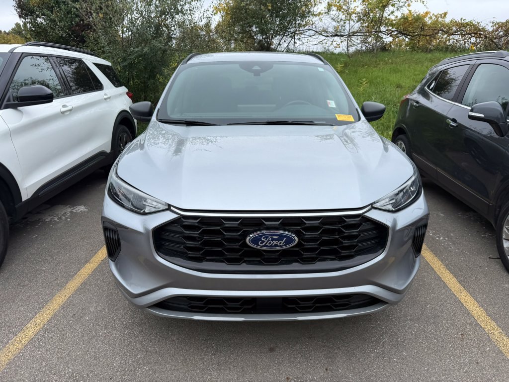Certified 2024 Ford Escape ST-Line w/ Tech Pack #1 AWD/4WD image 2