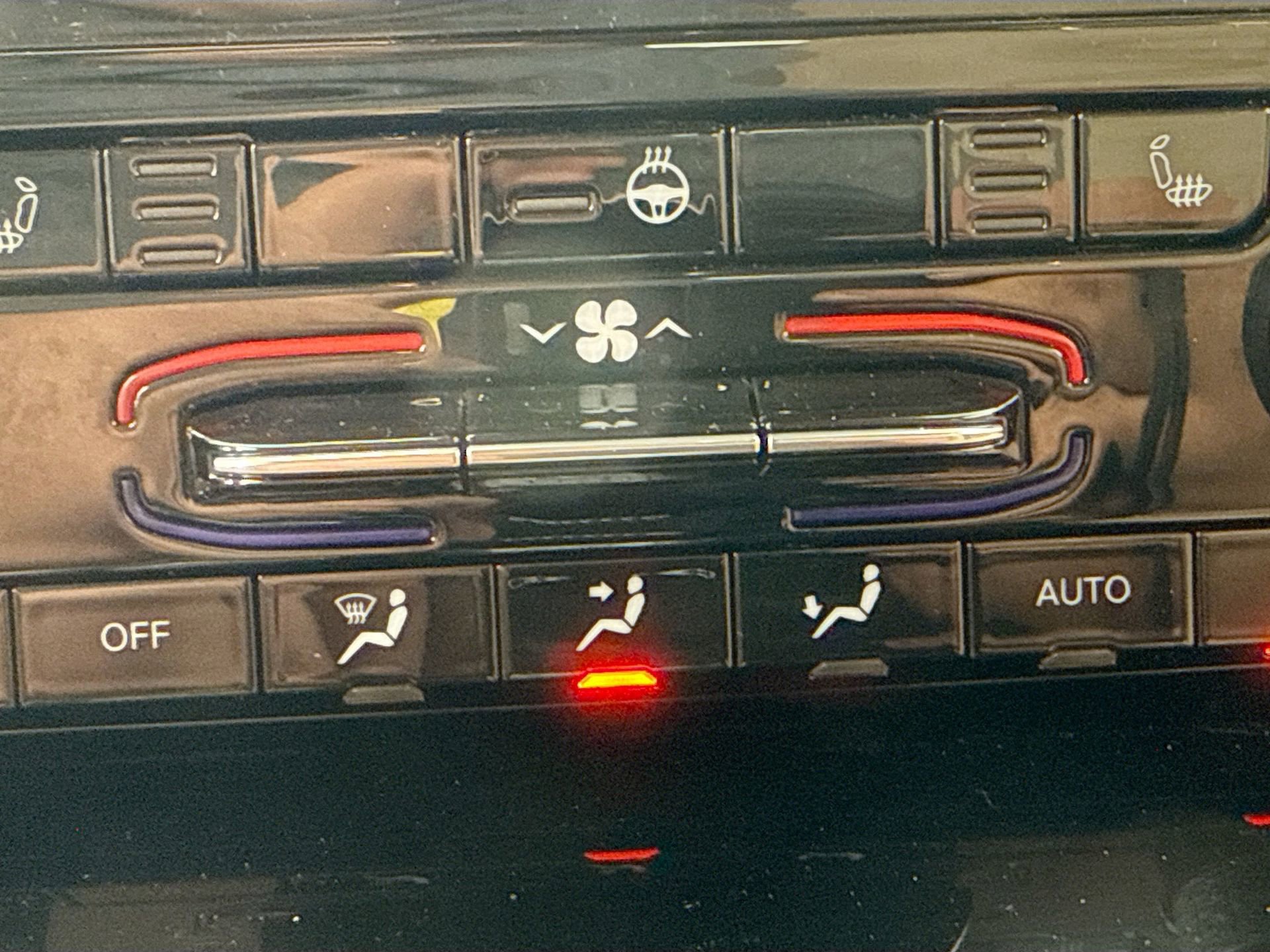 Used 2022 Jeep Grand Cherokee Limited image 16