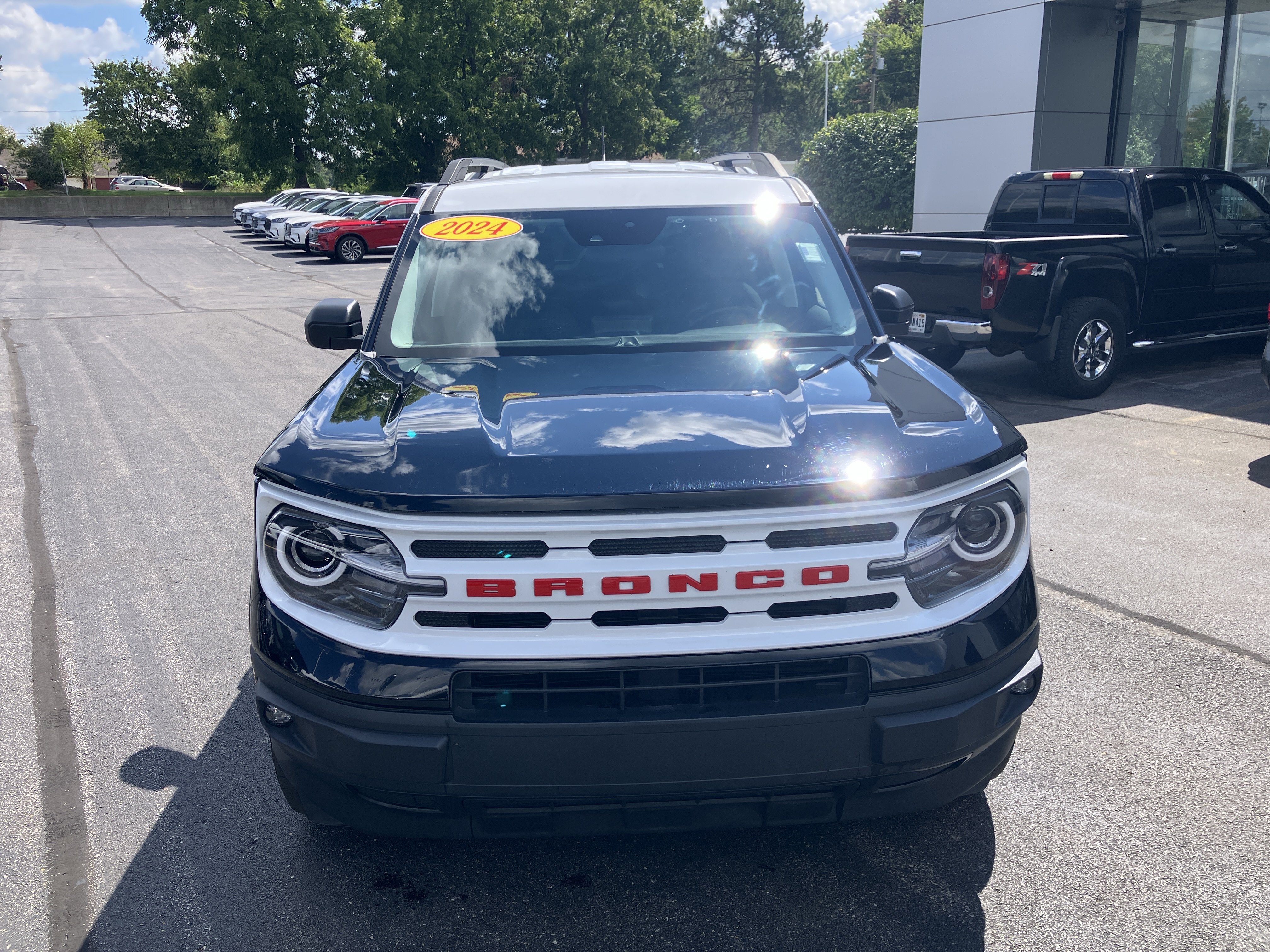 Certified 2024 Ford Bronco Sport Heritage w/ Heritage Convenience Package AWD/4WD image 2