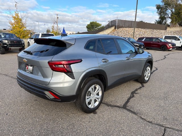 Used 2026 Chevrolet Trax LS FWD image 5