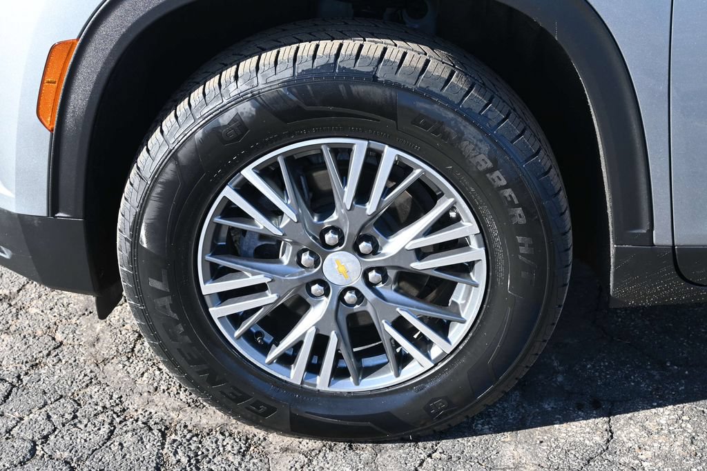 Used 2024 Chevrolet Traverse LS AWD/4WD image 14