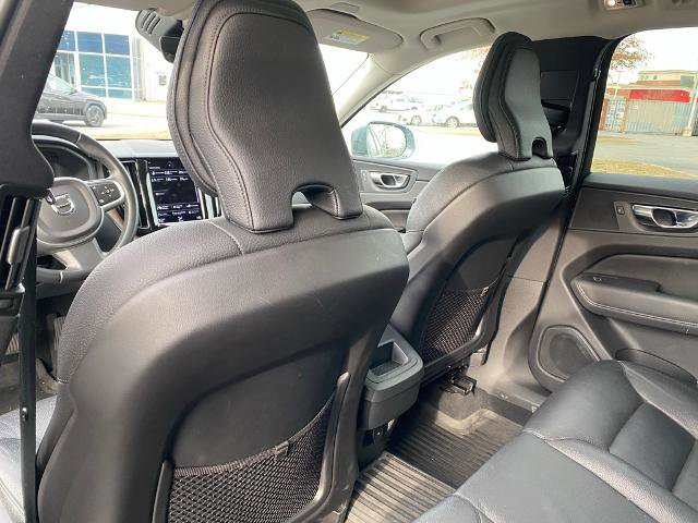 Used 2021 Volvo XC60 T5 Momentum w/ Protection Package Premier image 30