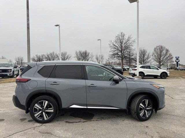 Used 2022 Nissan Rogue SL w/ SL Premium Package image 6