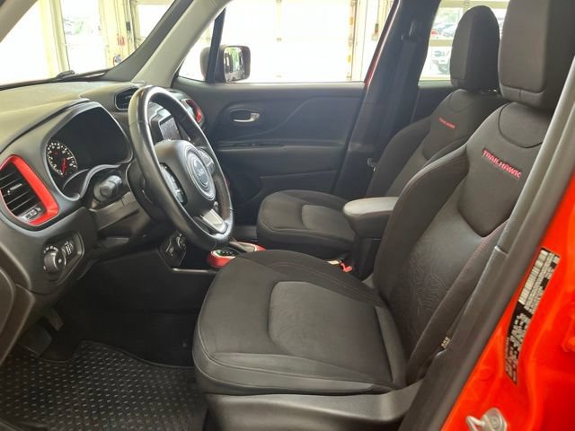 Used 2018 Jeep Renegade Trailhawk w/ UConnect 8.4 Nav Group AWD/4WD image 25